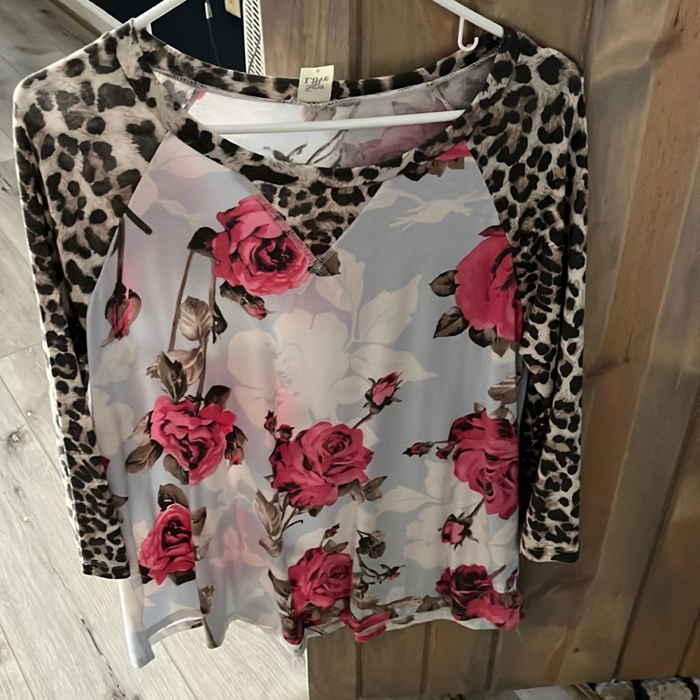 Sew In Love. Size medium. Good condition
